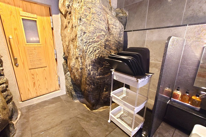 サウナの入り口