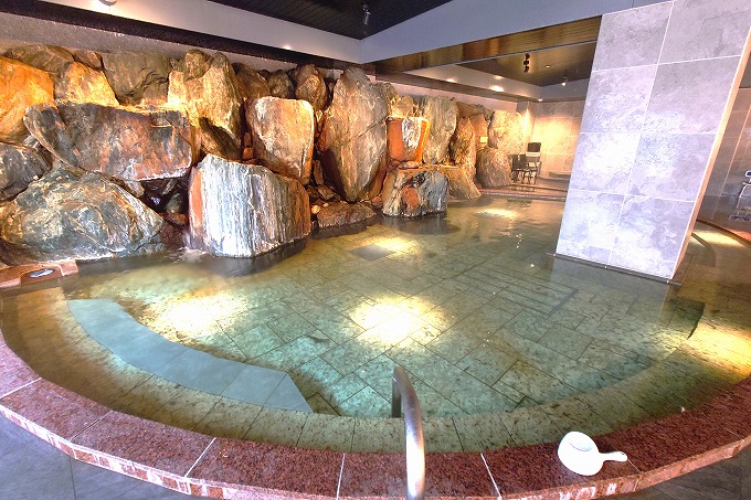 鶏頂の湯の内湯