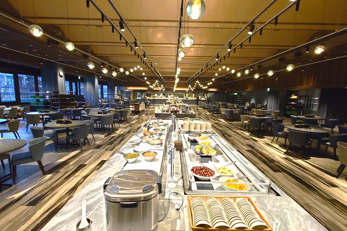 朝食のレストラン