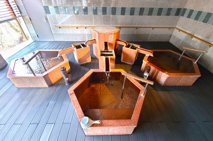 霧降の湯の眠り猫の湯