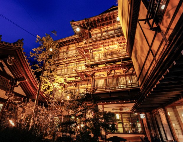 歴史の宿 金具屋