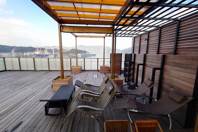 海の見える絶景サウナのととのいイス