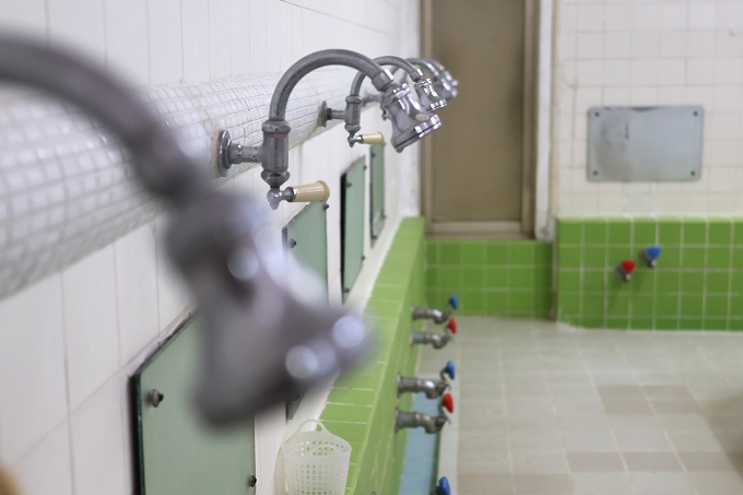 日の出湯の洗い場