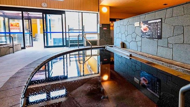 黒湯天然温泉みうら湯