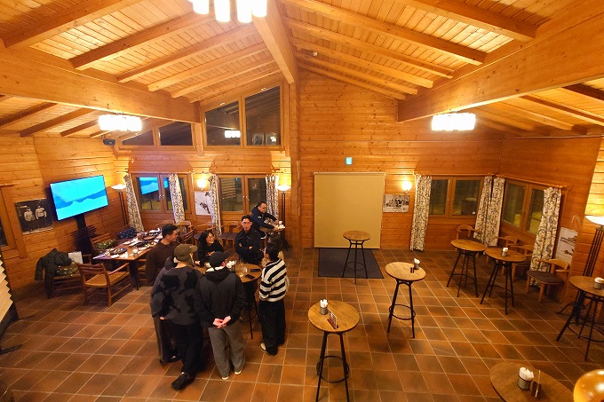 Night Lodge BAR