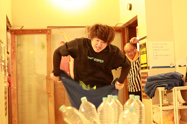 上半身だけを動かす独自フォームで強烈な風力を生み出したトントゥッカ林