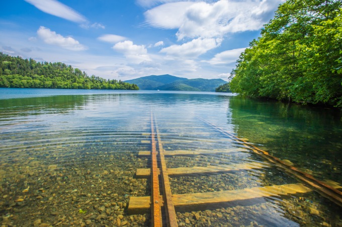 然別湖の湖底線路（北海道）：湖底に続く線路