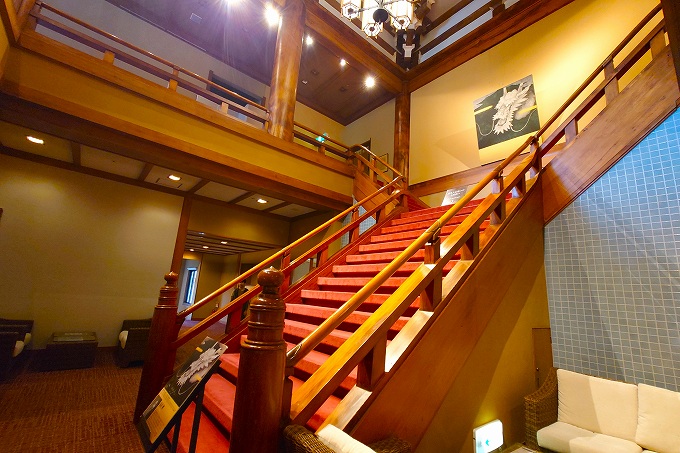 龍宮殿本館の階段