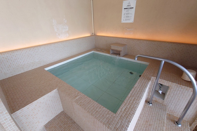 4階の水風呂