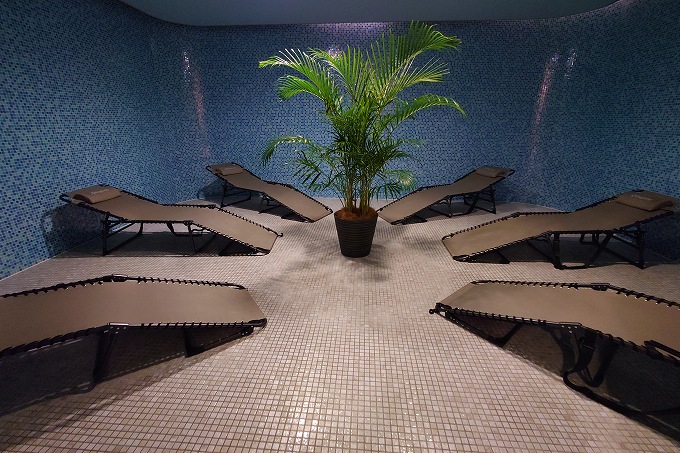 クールラウンジ