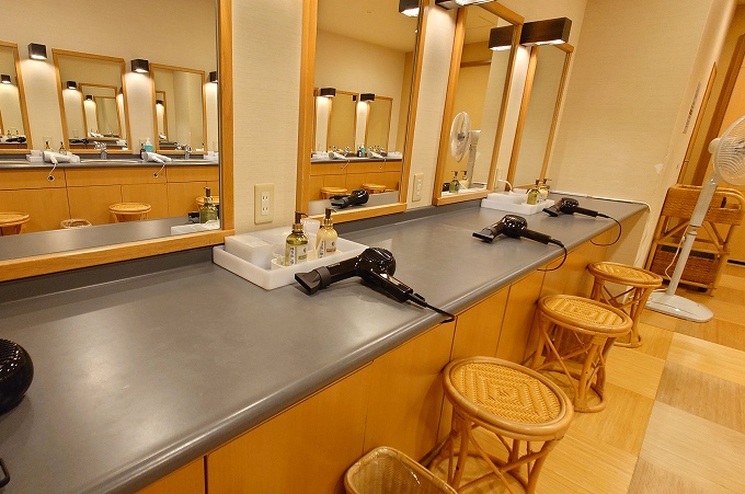 パウダールーム