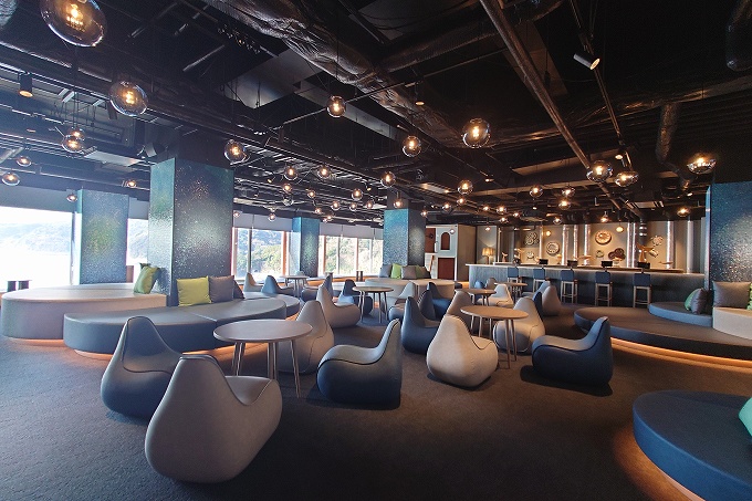 海のねころびラウンジ