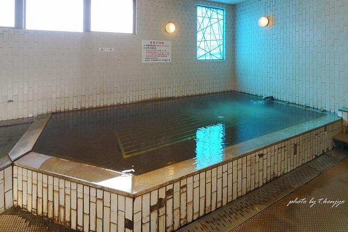 浴室奥にある大浴槽