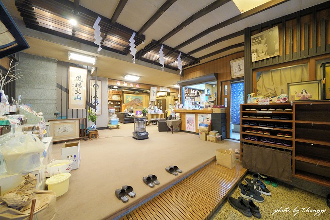 古湯坊 源泉舘本舘のエントランスホール