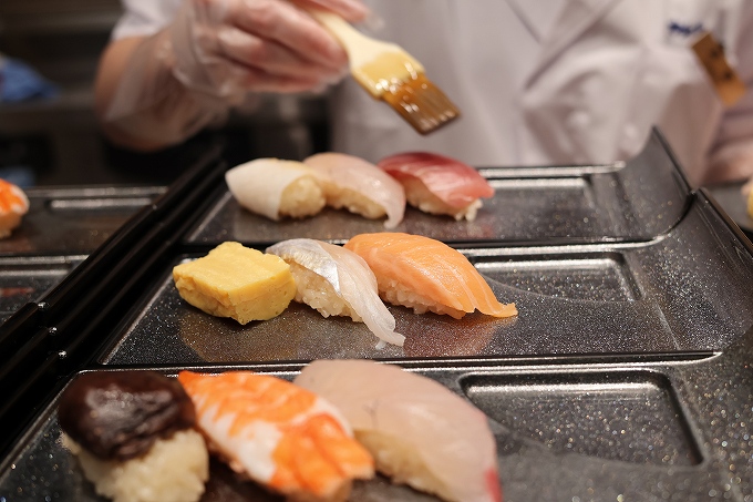 ライブキッチンの鮨