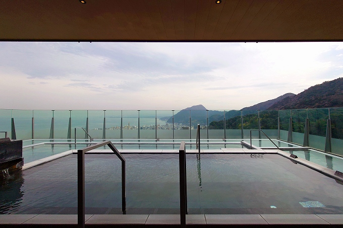 宙湯の女性露天風呂