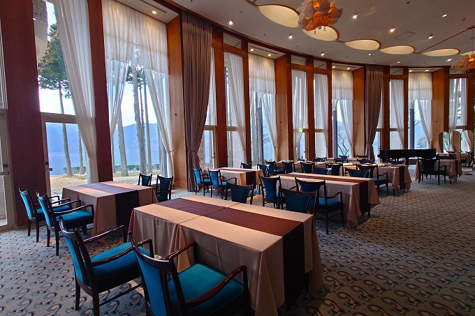 メインダイニングルーム ル・トリアノン