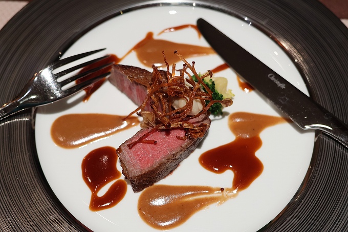 和牛フィレ肉のイヴォワール風