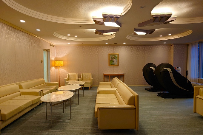 箱根湖畔の湯の休憩室