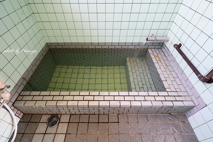  ツルツルする癖の無い美肌湯に癒されます。