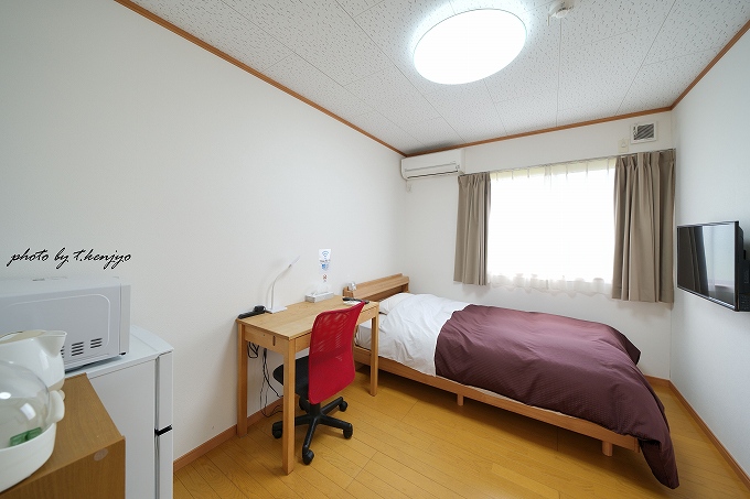 新館のシングル洋室