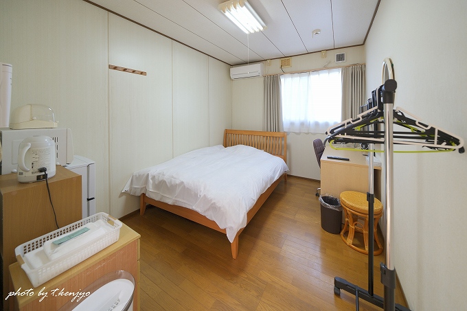 宿泊棟のダブル洋室