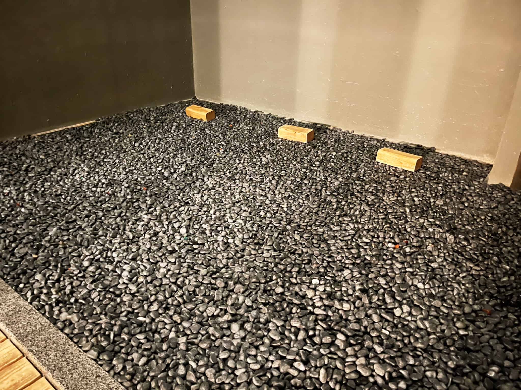 宝石房。薬宝石がぎっしりと敷き詰められていて、寝転がるだけでリラックスできます。