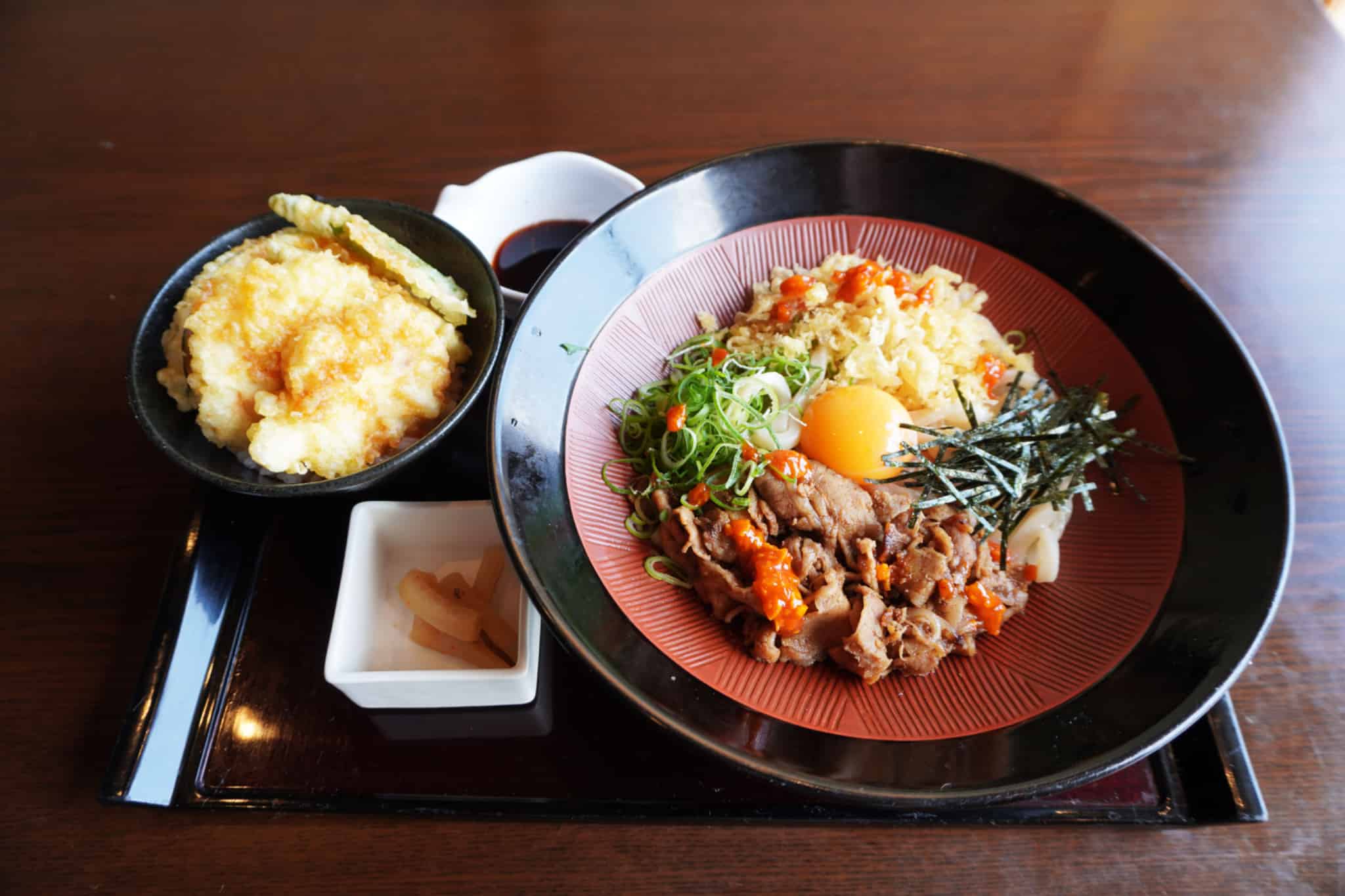 「肉まぜうどん＆とり天丼」