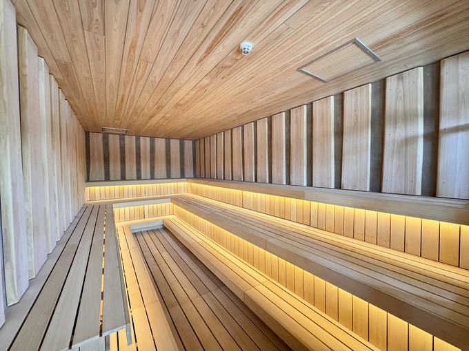 ニコアンドベース サウナ女性ドライサウナの様子２