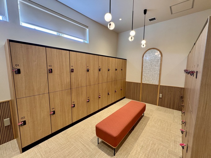 ニコアンドベース サウナ女性ロッカー