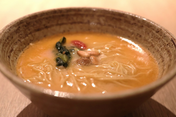 地獄めぐり夜鳴き担々麺(白)
