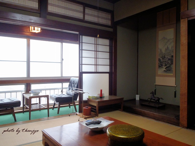 井上靖が実際に宿泊した客室。2015年撮影。その後取り壊されました。