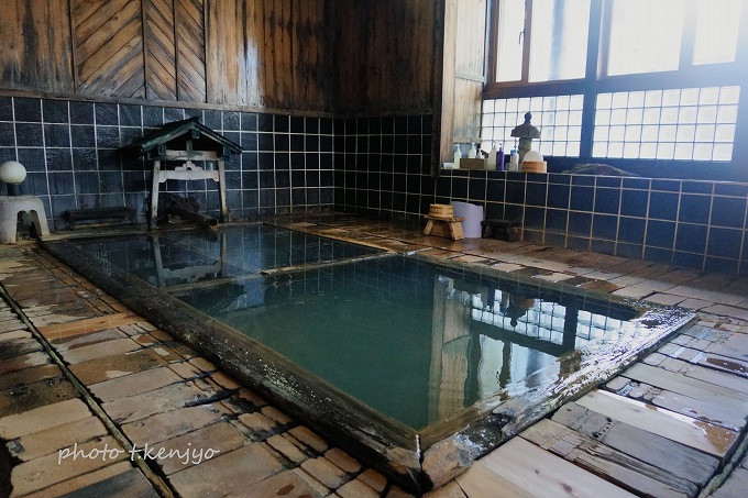 横向温泉 滝川屋旅館の混浴内湯（福島県）