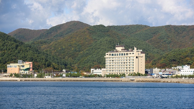 海側から見渡す浅虫温泉街