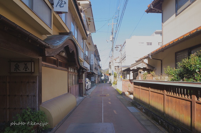 俵山温泉街。湯治場風情が今も残る。