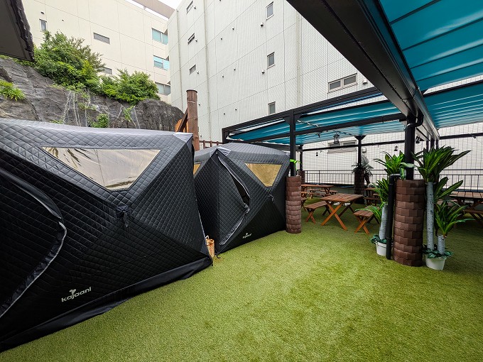 キャンプ場のような屋外エリア