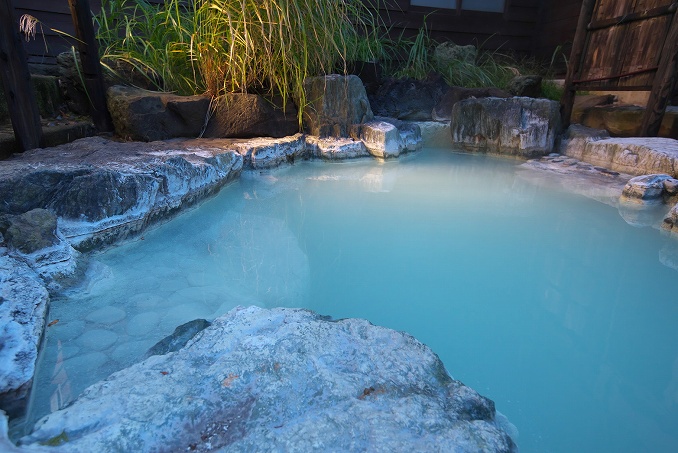 日景温泉(秋田県大館市)。典型的な硫化水素型硫黄泉です。