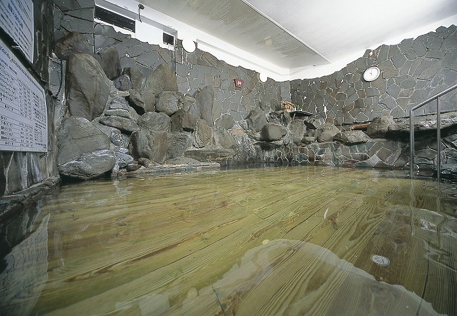混浴温泉「かくし湯大岩風呂」。画像提供：古湯坊 源泉舘
