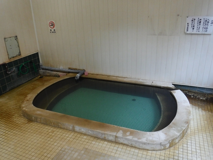 新津温泉の男性露天風呂