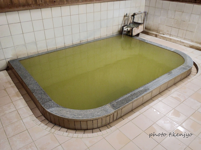川渡温泉共同浴場の男性内湯