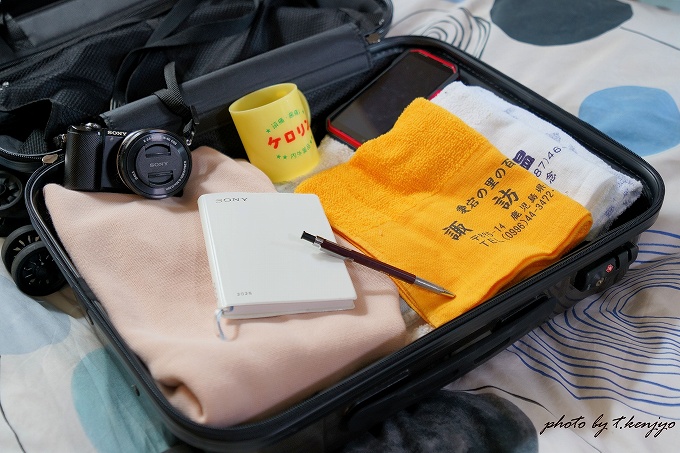 プライベート旅行でのバッグの中身の一例